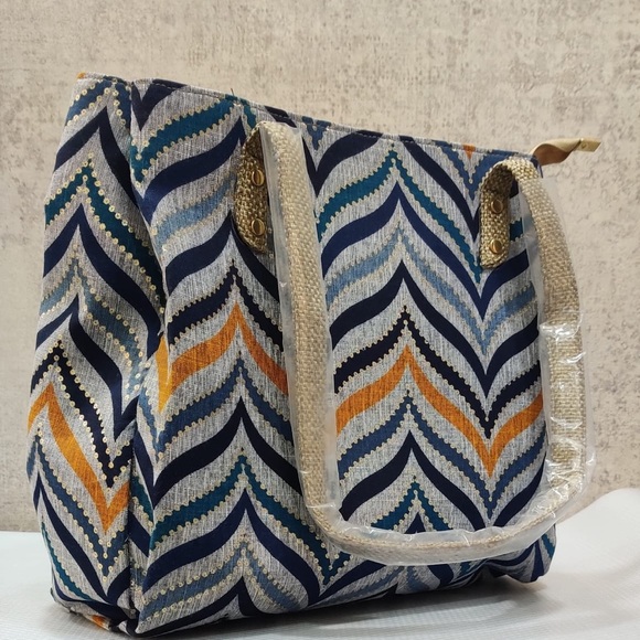 Smart Eco Friendly Tote Bag with Silk and Jute - Picture 4 of 6